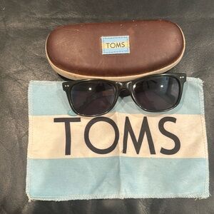 TOMS sunglasses